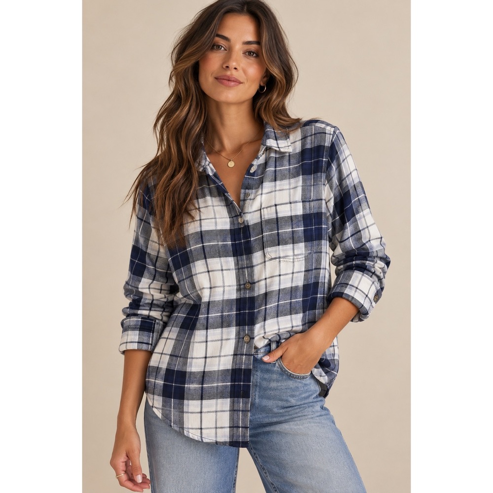 American Eagle Navy White Plaid Flannel Boyfriend Fit Soft Shirt Medium